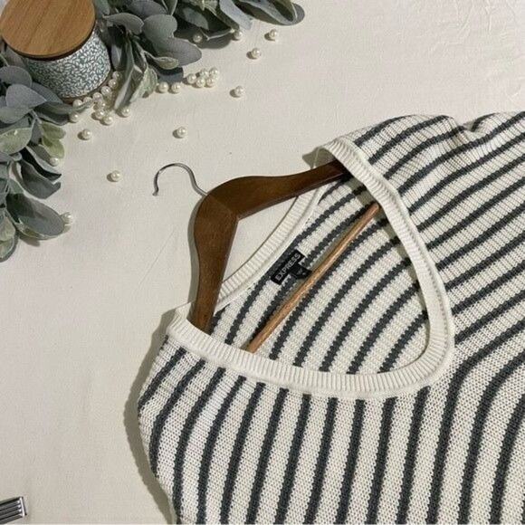 Express  Sweater Women's Size Small Dolman Sleeve White/Gray Stripe Oversized - Picture 9 of 10